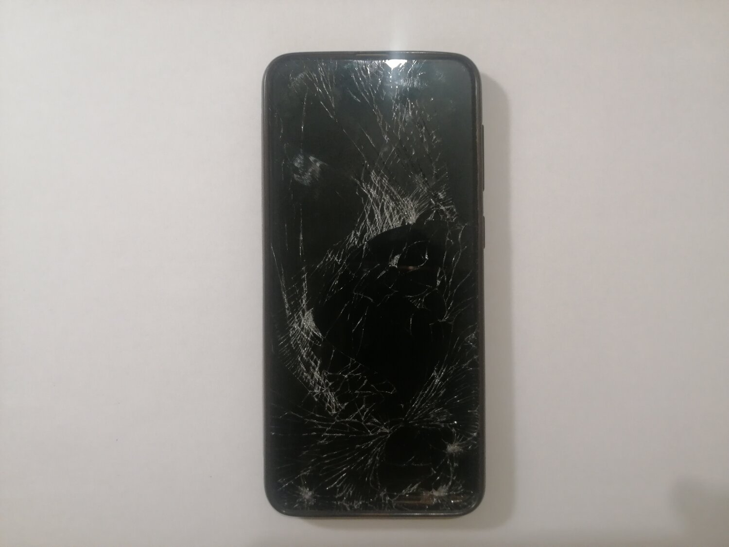 разбитый айфон 6, разбитый iphone 7 plus черный, разбитый iphone 8 plus черный, разбитый айфон 7 черный экран, мобильный телефон
