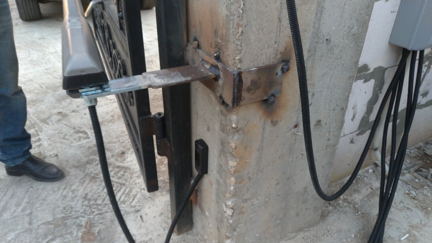 замок на ворота газель, петли на на калитку откатные, теплоизоляция ворот гаража вт / (m2 * k), петля калитки багажника уаз 3151, самодельный домкрат хайджек