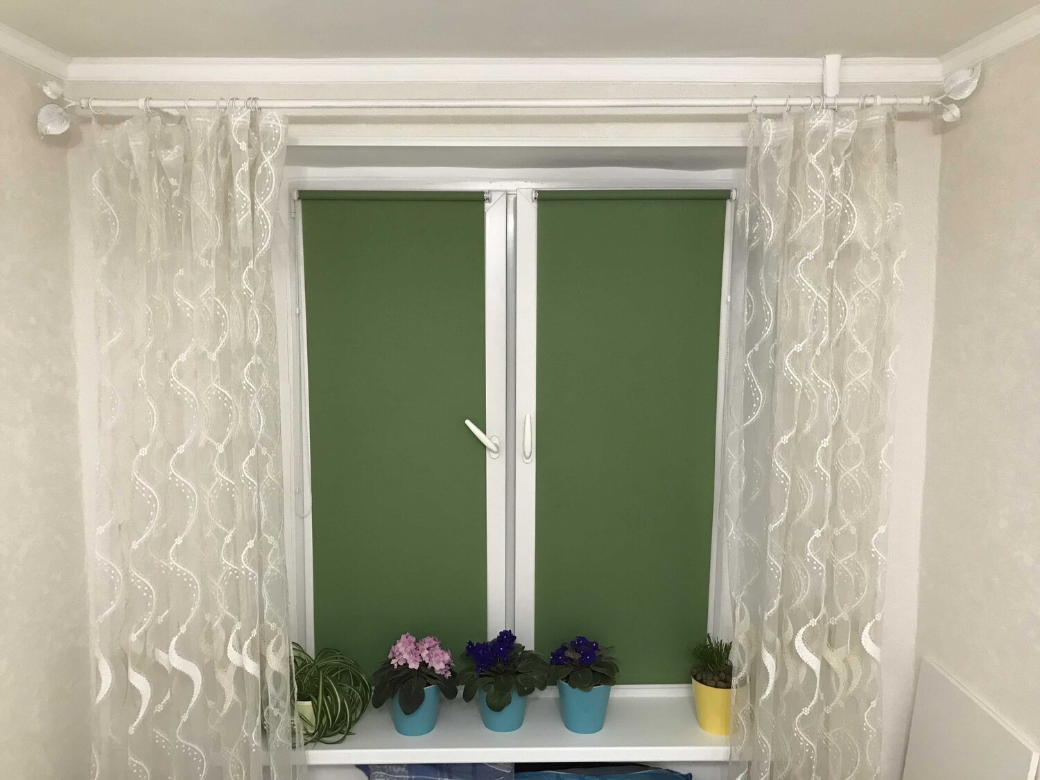 Монтаж римской шторы