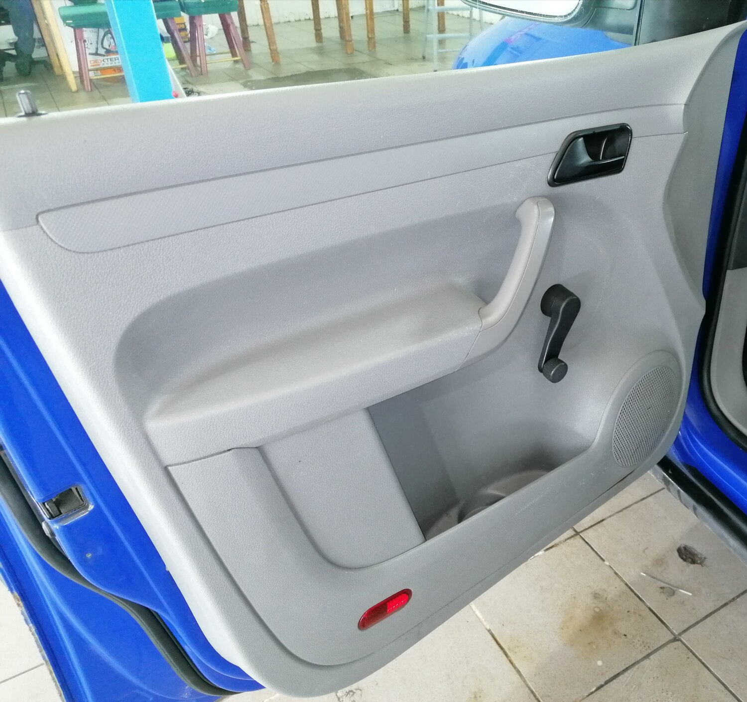 карты дверей volkswagen caddy, карты дверей фольксваген кадди 3, дверные карты фольксваген кадди 2008, дверь внутри фольксваген кадди, volkswagen caddy