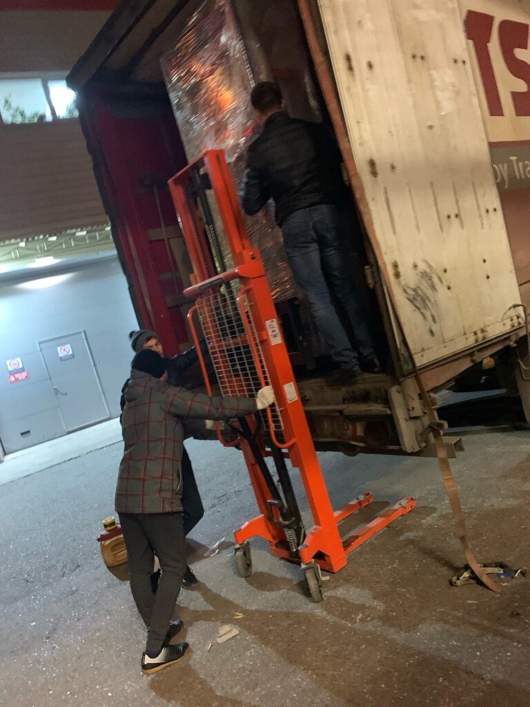 штабелёр, погрузка и разгрузка шин, штабелёр грузоподъемность 800кг, штабелер северный коммунар, штабелер ручной гидравлический