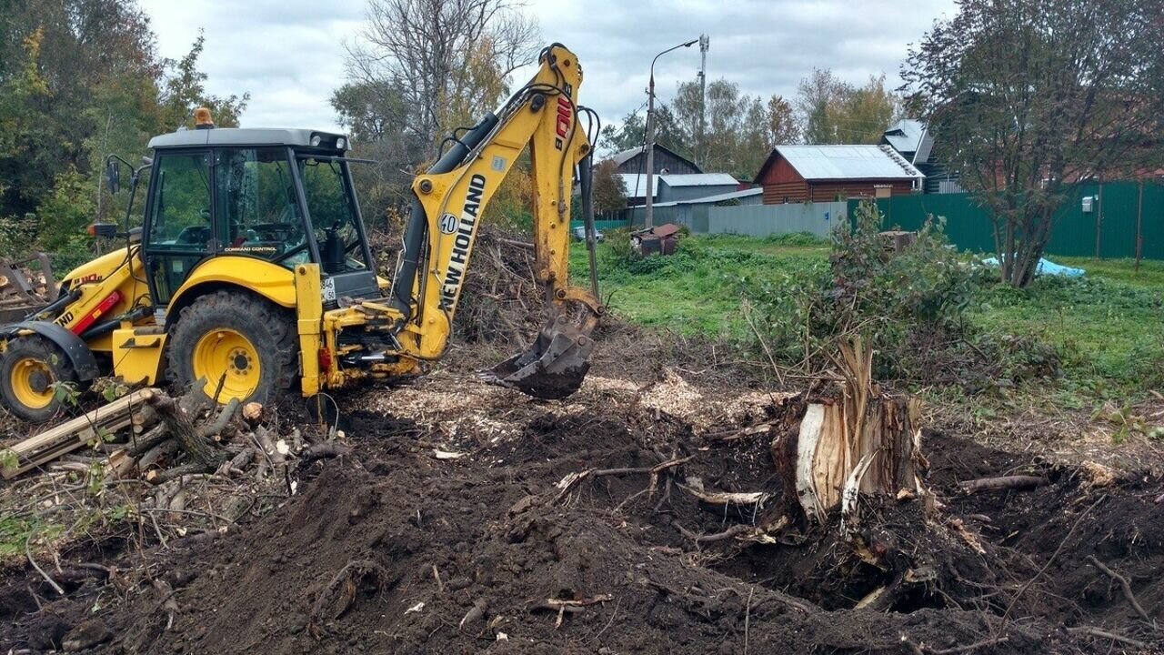 корчевание пней экскаватором, экскаватор-погрузчик jcb 3cx, hyundai 200 колесный экскаватор корчевание пней, корчевка деревьев, корчевание