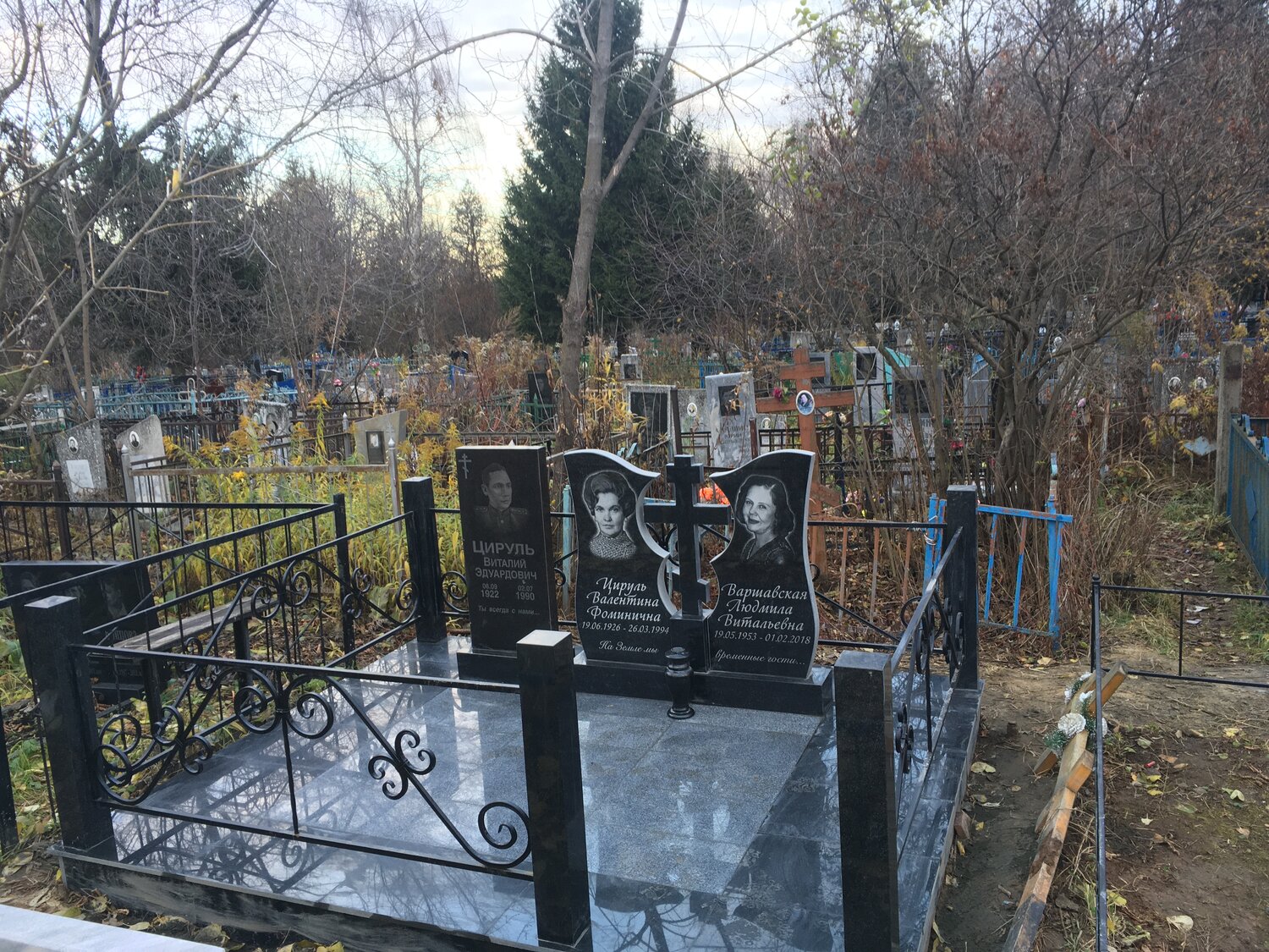кладбище, место на кладбище, красный октябрь кладбище, старопокровское кладбище москва, городское кладбище