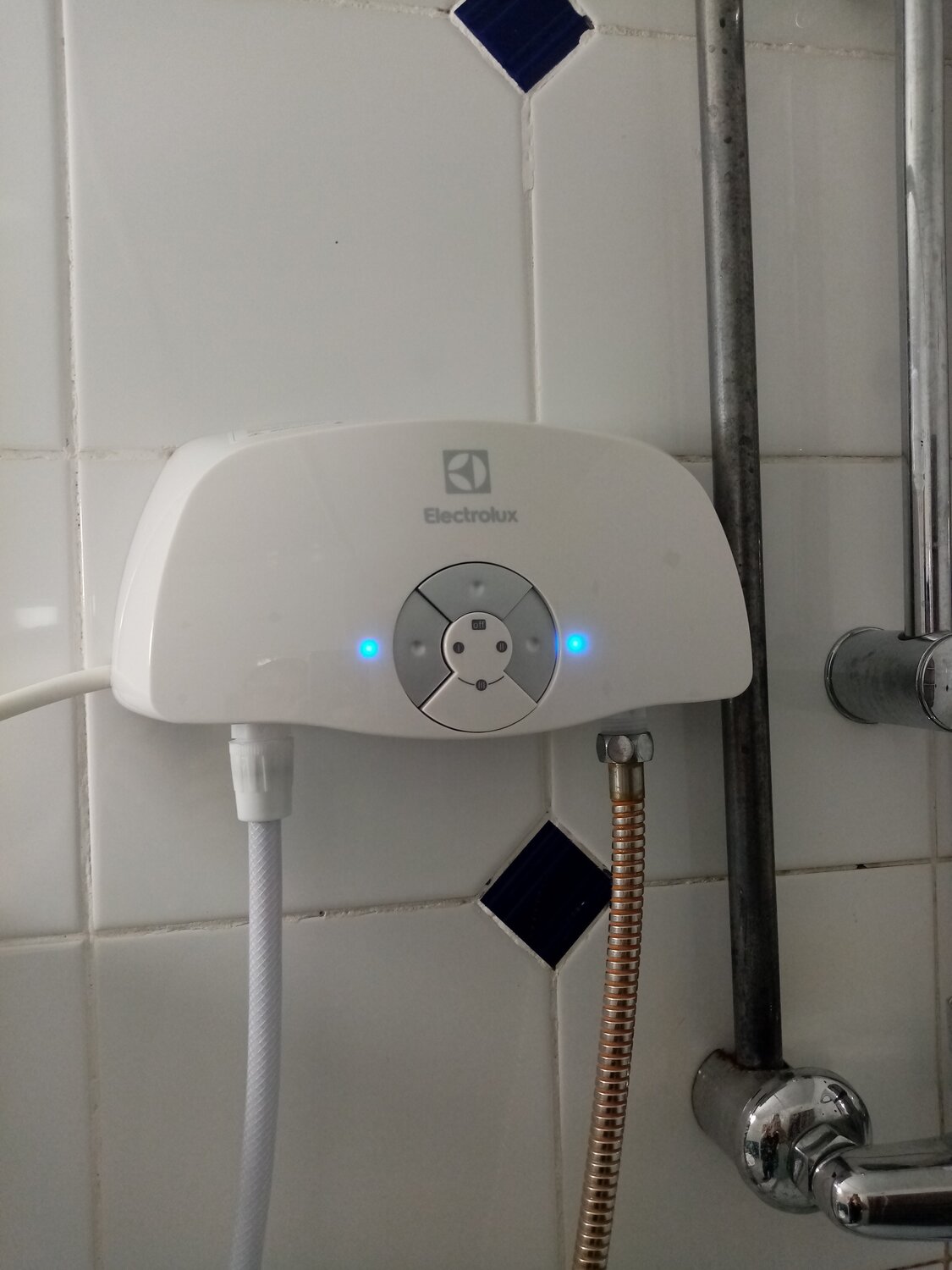 водонагреватель проточный electrolux, водонагреватель electrolux, водонагреватель проточный электрический, подключение проточного водонагревателя electrolux, electrolux smartfix 2.0 6.5 ts