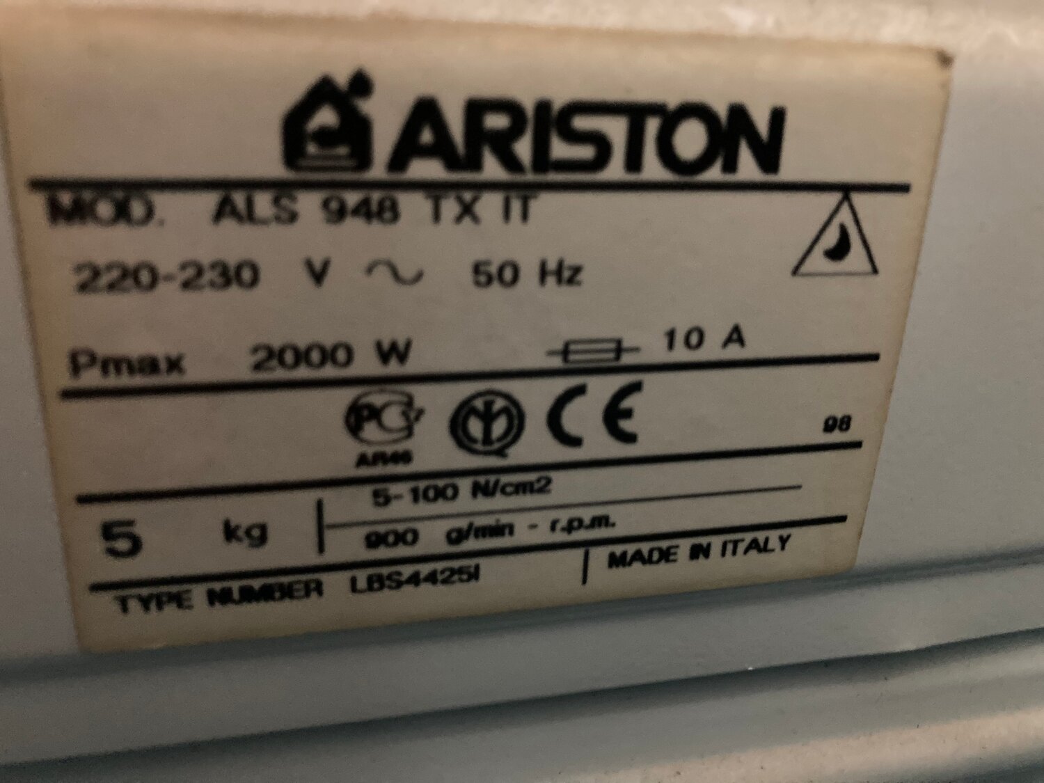 стиральная машина ariston, стиральная машинка индезит wdn867wf, стиральная машина indesit, стиральная машина аристон, индезит стиральная