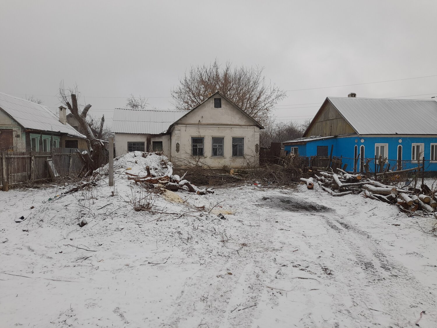 участок, в деревне, поселок, улица, здание