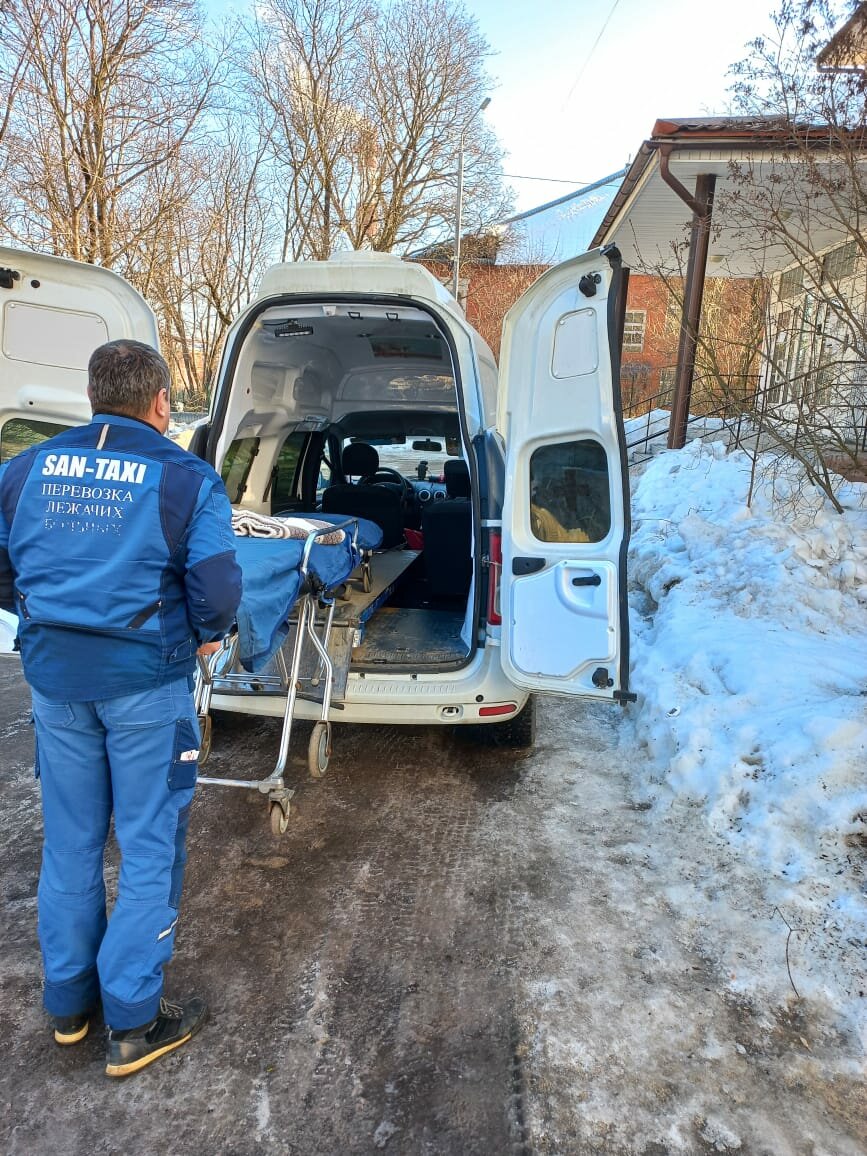 перевозка лежачих больных, транспортировка лежачих больных, перевозка лежачих больных в москве, перевозка инвалидов, ларгус для перевозки лежачих больных