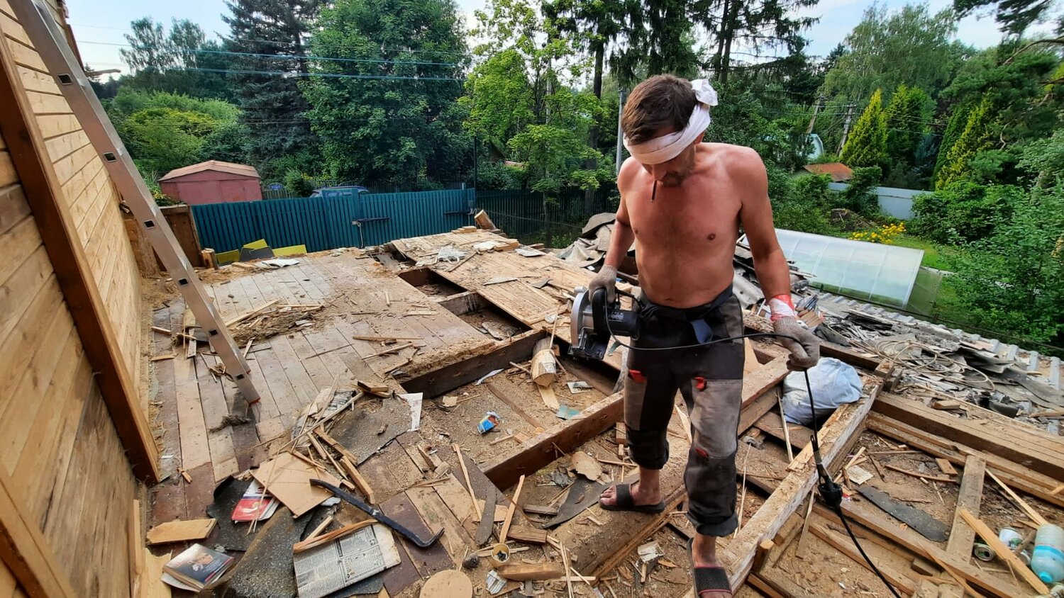 demolition express, деревянный дом, разрушение дома, демонтаж деревянного дома, снос дома