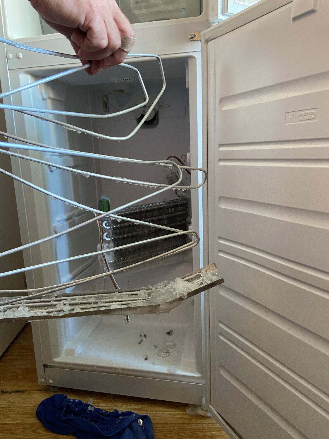 сушилка для белья, чиним сушилку для белья, сушилка для белья пятипрутковая, вешаем сушилку для посуды в шкаф, сушилка