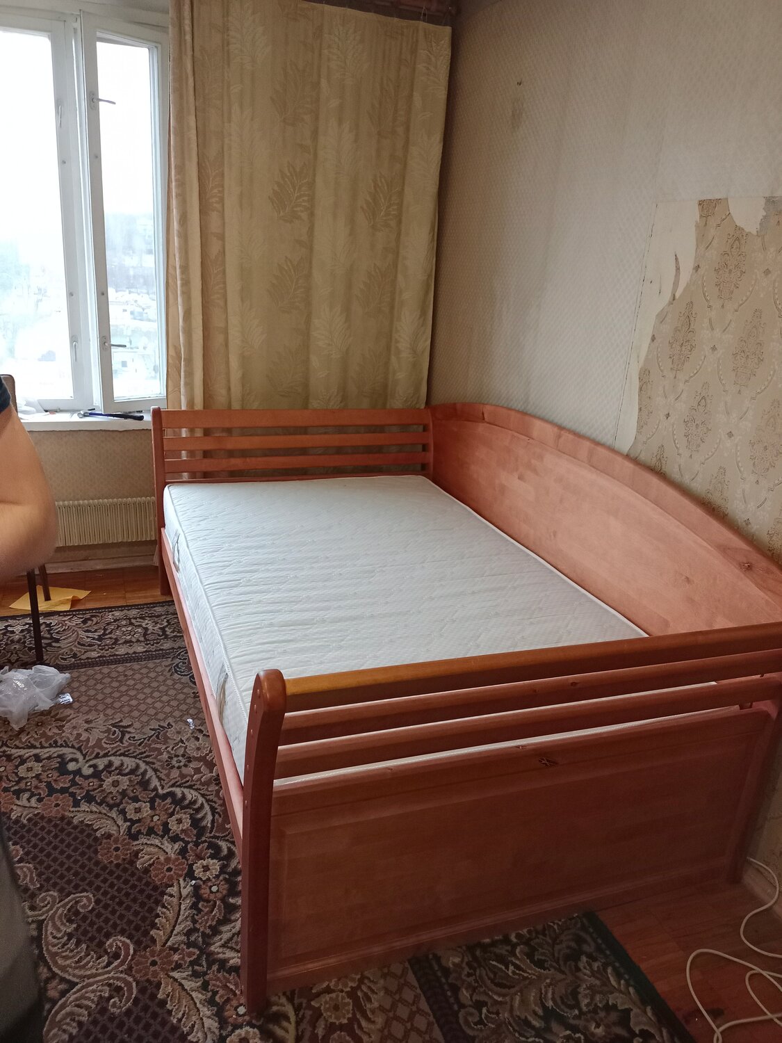 кровать с матрасом, деревянная двуспальная кровать, двуспальная кровать б/у, кровать 1 5 спальная, советская кровать полуторка