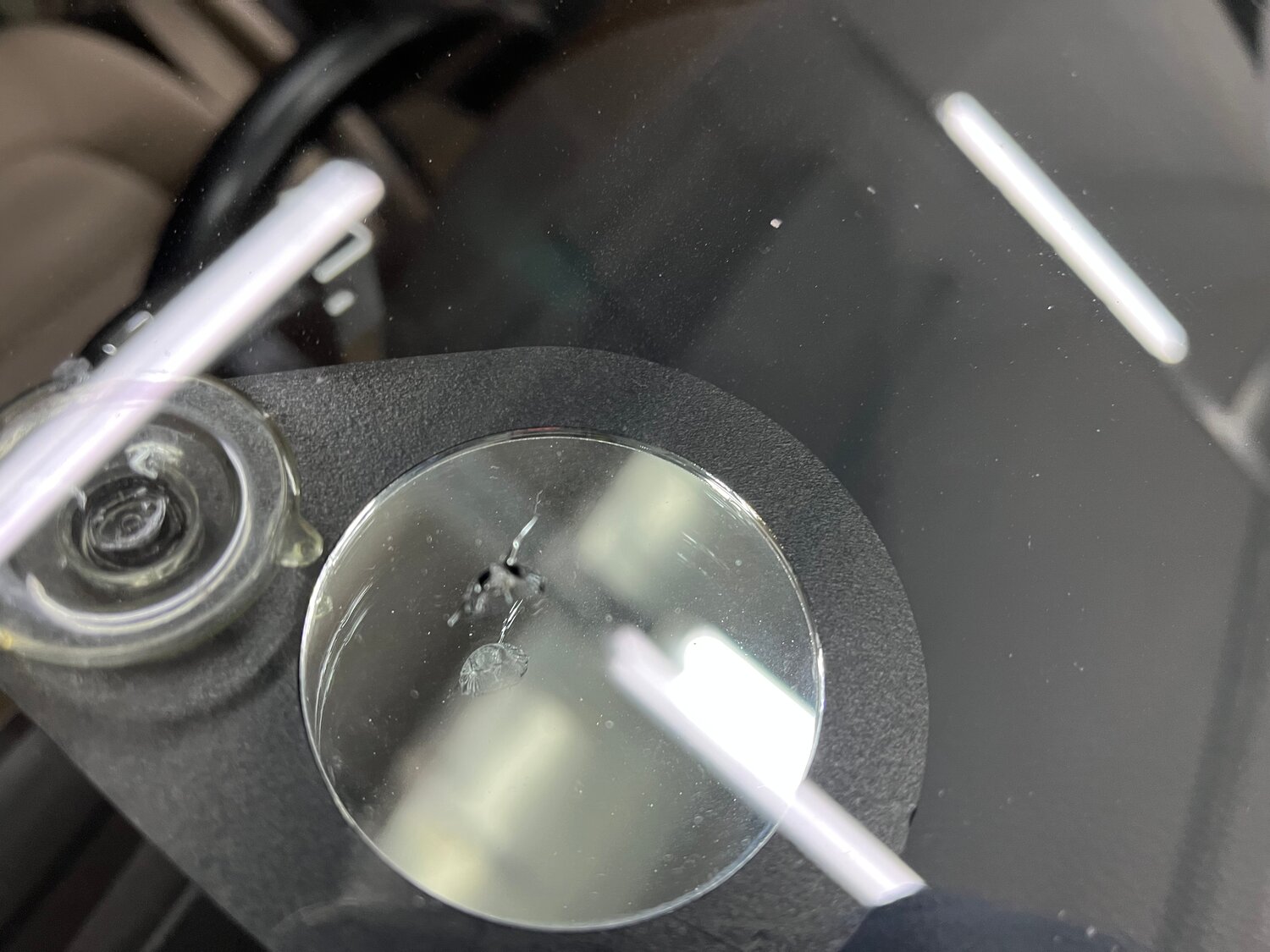 скол на лобовом стекле, ремонт сколов на лобовом стекле, ремонт сколов, скол на стекле, ремонт сколов и трещин на лобовом стекле