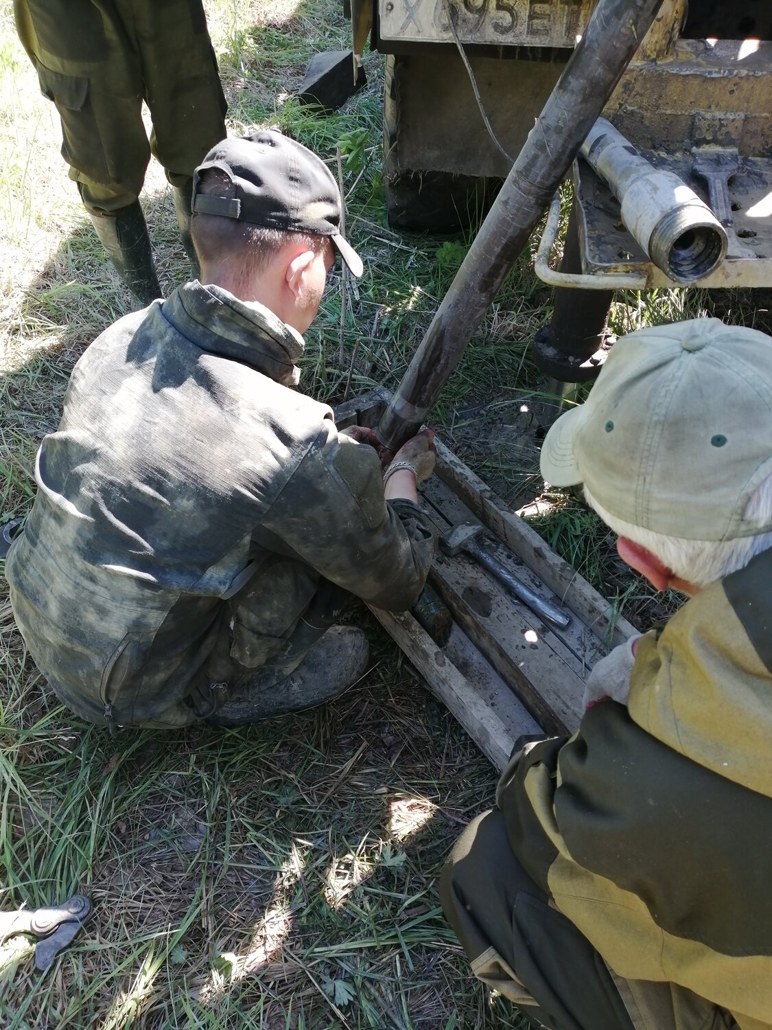 военный, полоса разведчика, техника, военная прокуратура в полевых условиях, ящики инженерные боеприпасы