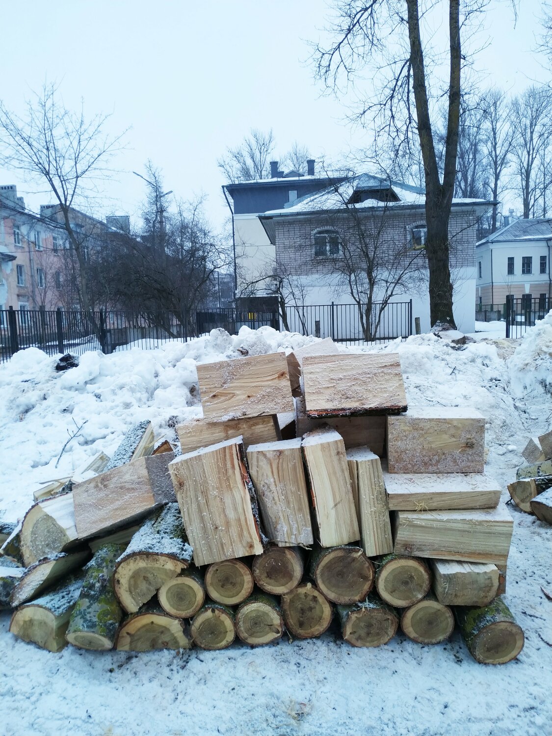 дрова, спил дерева, продам дрова 6 кубов, дрова сосна листвяк, дрова ижевск
