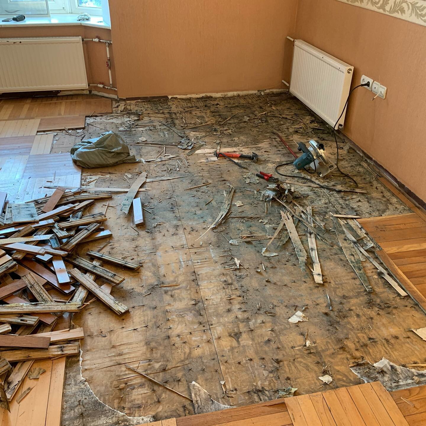 ремонт пола, демонтаж пола, ремонт пола в квартире, интерьер, замена пола в квартире