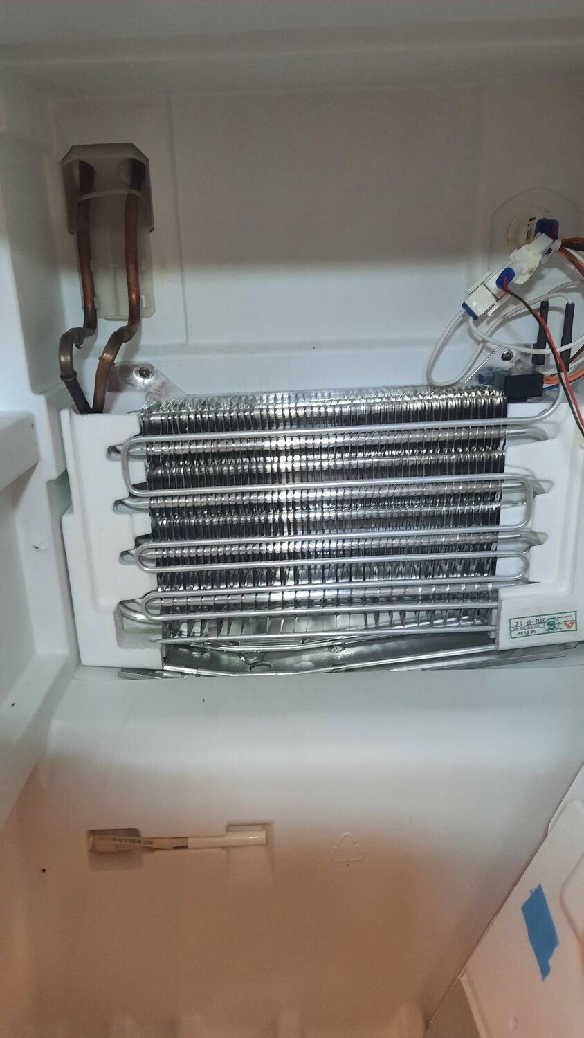 испаритель индезит ноу фрост, испаритель холодильника indesit hotpoint ariston c00511992, датчик испарителя индезит ноу фрост, холодильник, бытовая техника