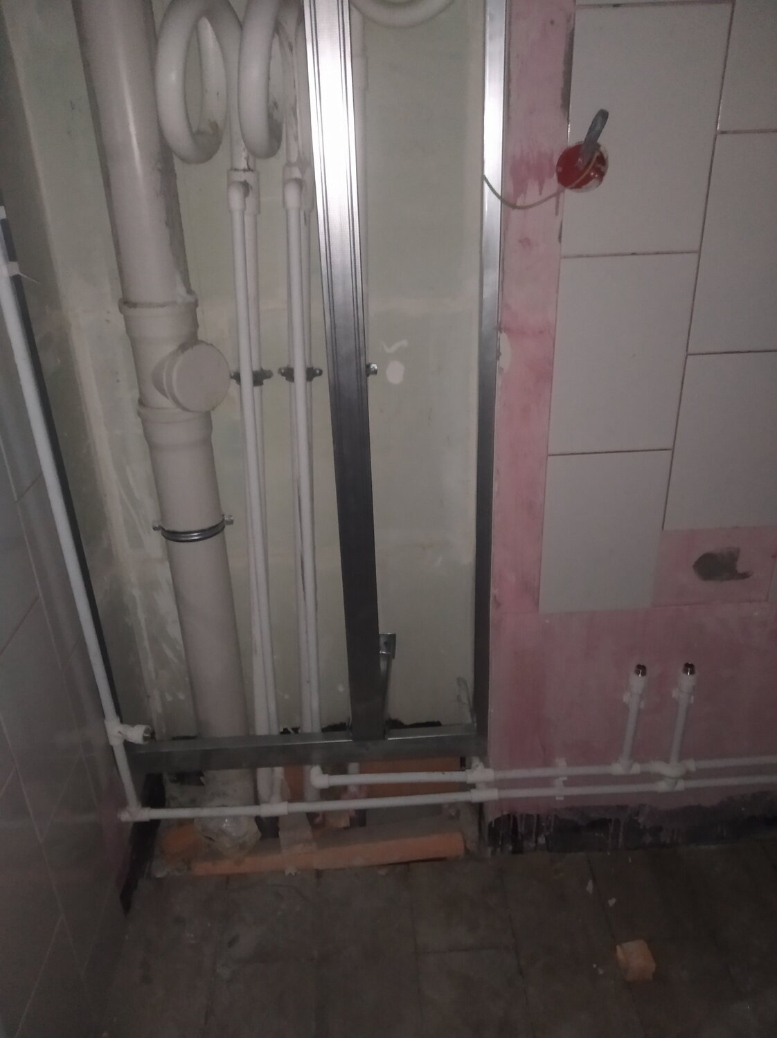 разводка труб в ванной, разводка труб, сантехника разводка, разводка труб лг602, разводка сантехники