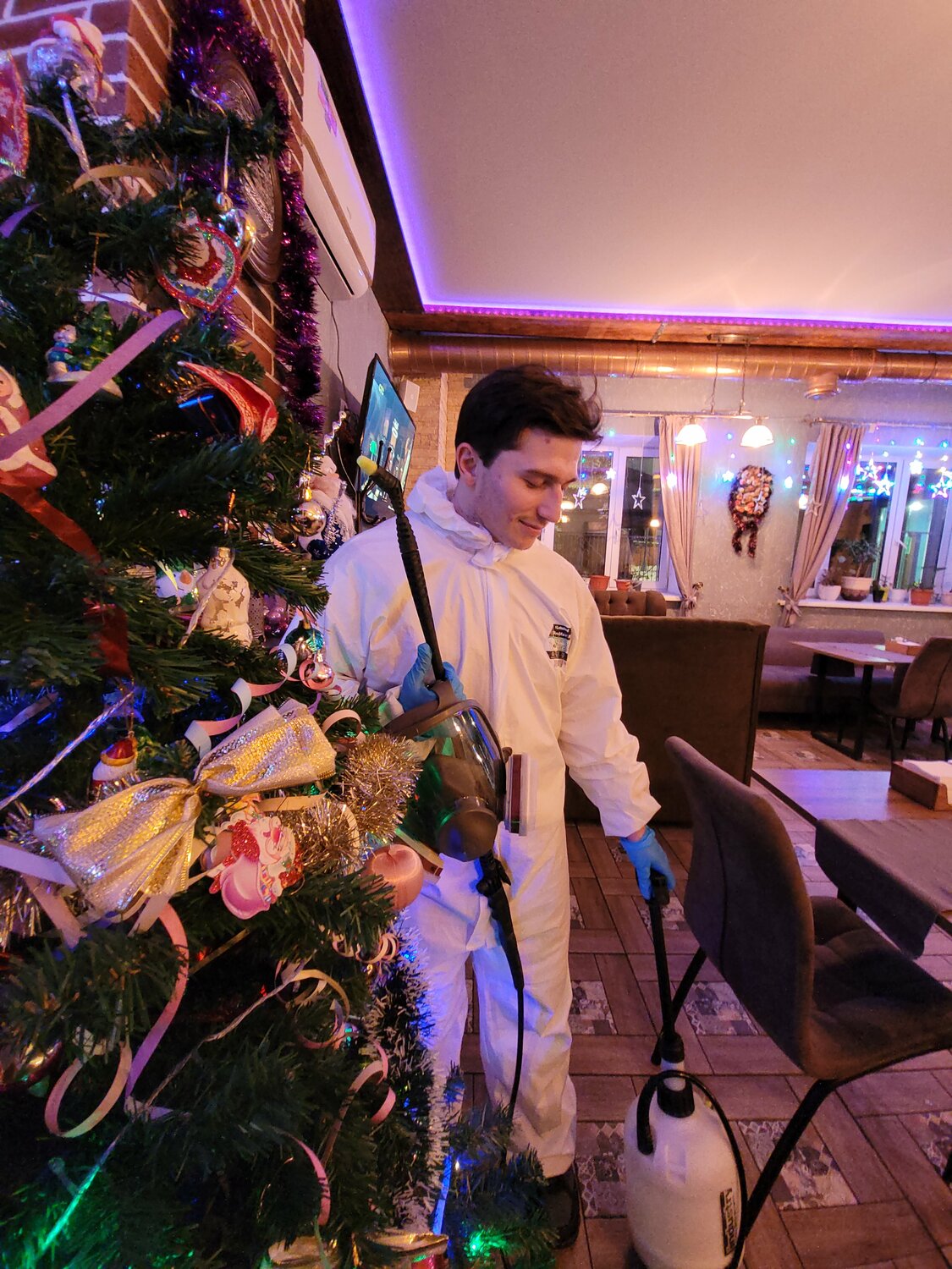 человек, парень, новогодний, друзья, даня милохин вечерний ургант