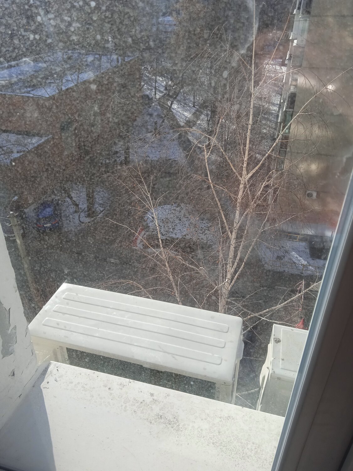 кондиционер на фасаде балкона, монтаж кондиционера на вентилируемый балкон, кондиционер, остекление балконов, кондиционер на фасаде