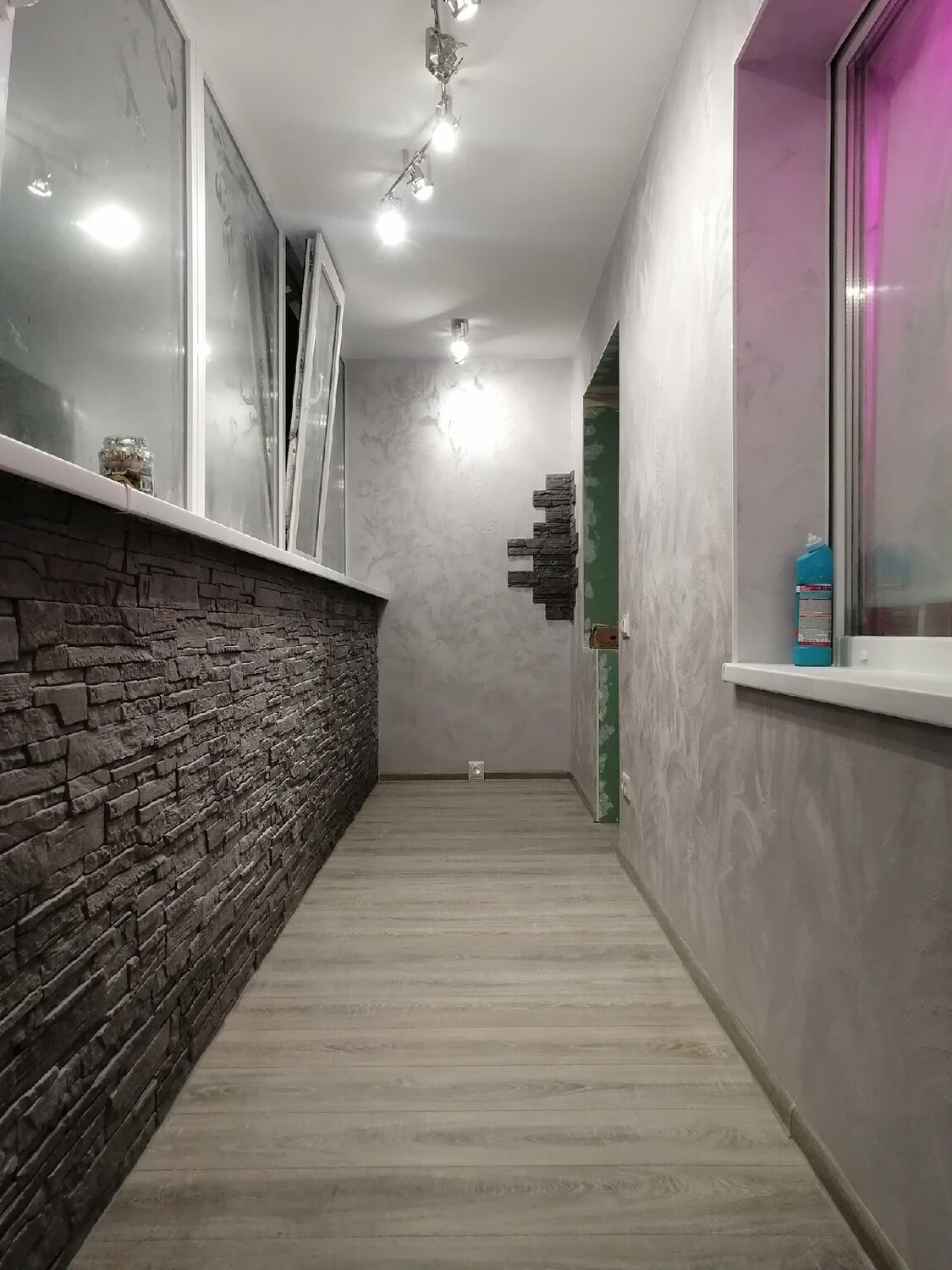 интерьер, отделка лоджии декоративным камнем, отделка балкона декоративным камнем, лоджия отделка, отделка балкона