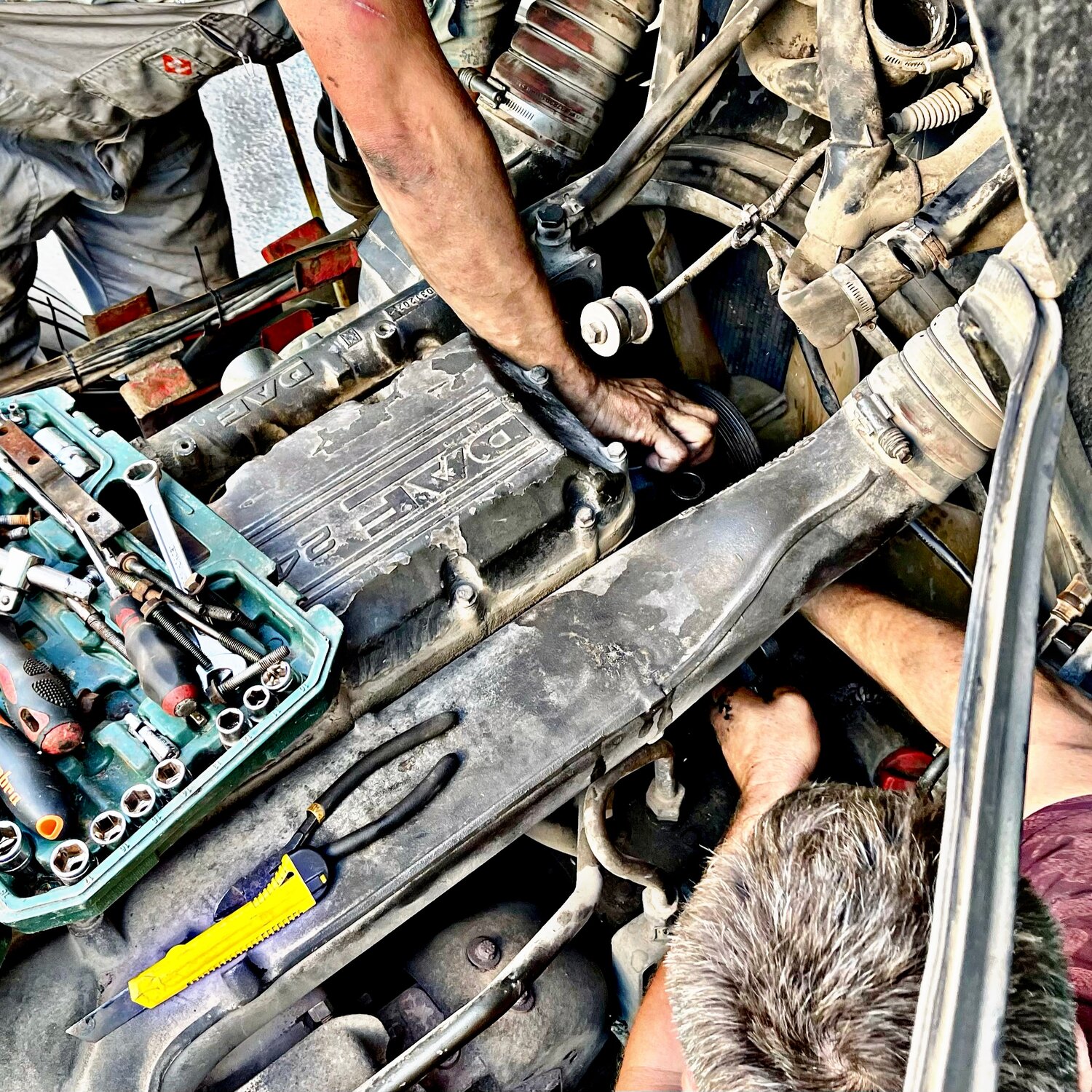repair, ремонт авто, ремонт, ремонтирует машину, замена