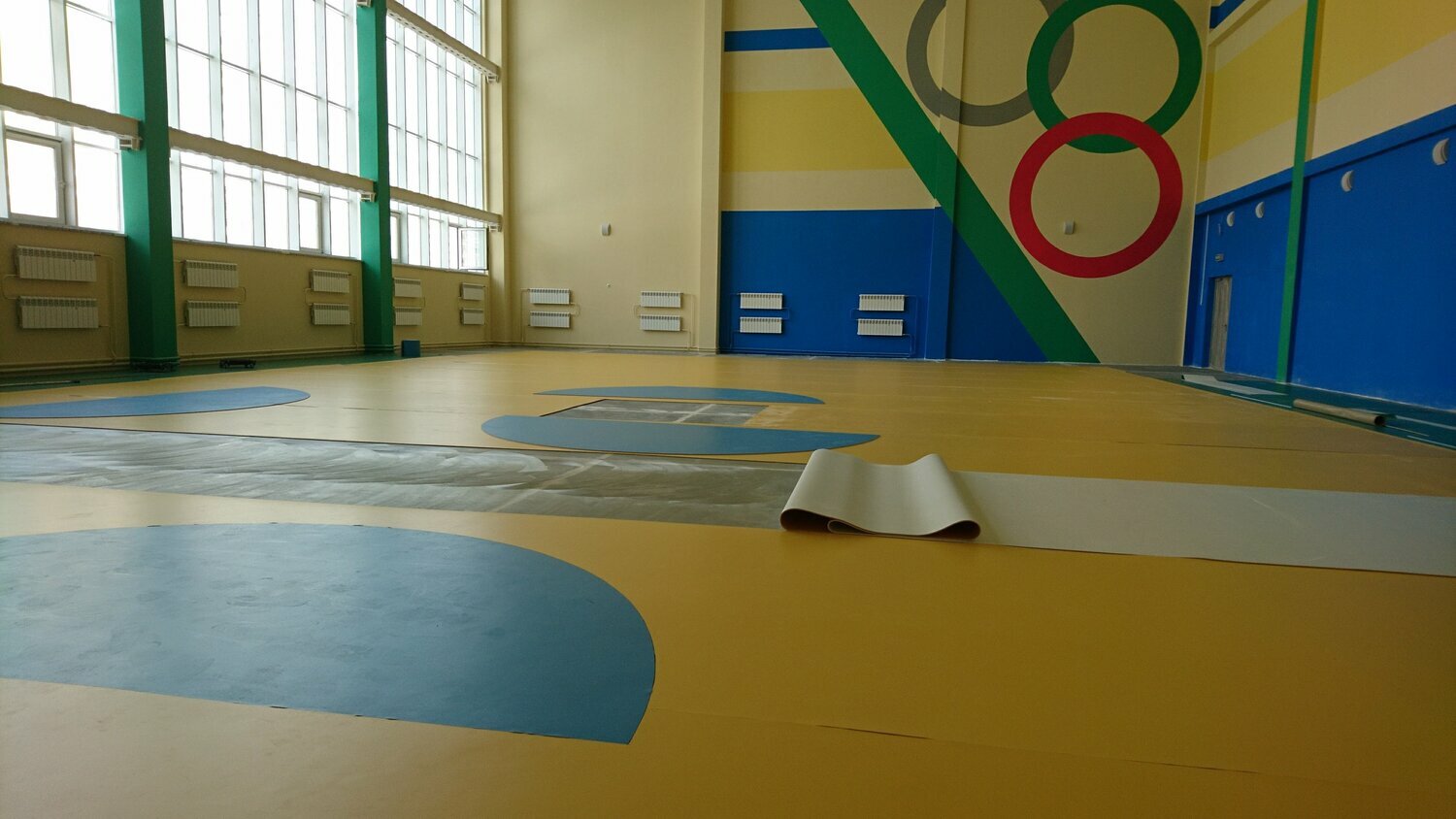 школа спортзал, спортивный зал в школе, школьный спортивный зал, спортивный зал, школьный спортзал