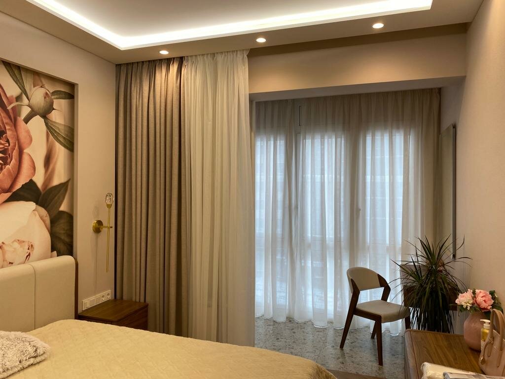 интерьер, тюль со шторами в бежевую спальню, шторы дизайн, тюль в спальню, шторы для спальни