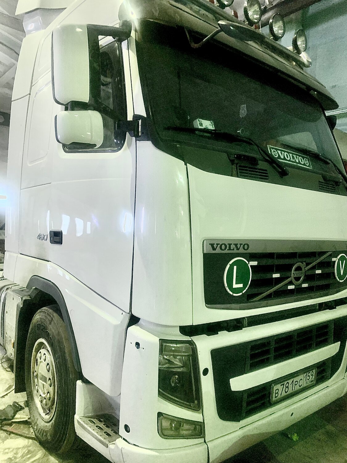 volvo fh, тягач volvo, volvo fh 13 2014, volvo fh 13, Nissan Elgrand II (E51)