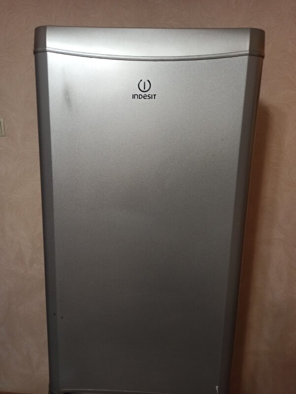 холодильник indesit, indesit, морозильная камера indesit, indesit sfr 100, морозильник indesit sfr