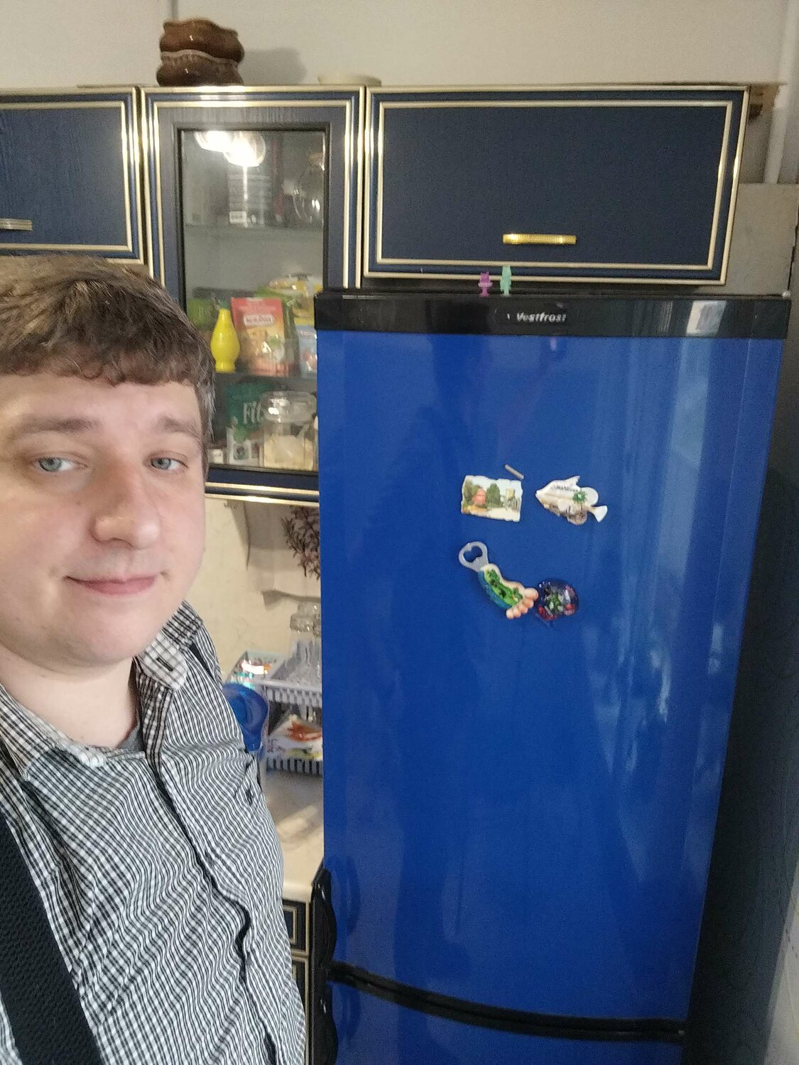 холодильник, большой холодильник, холодильник бу, холодильник маленький, холодильник ariston