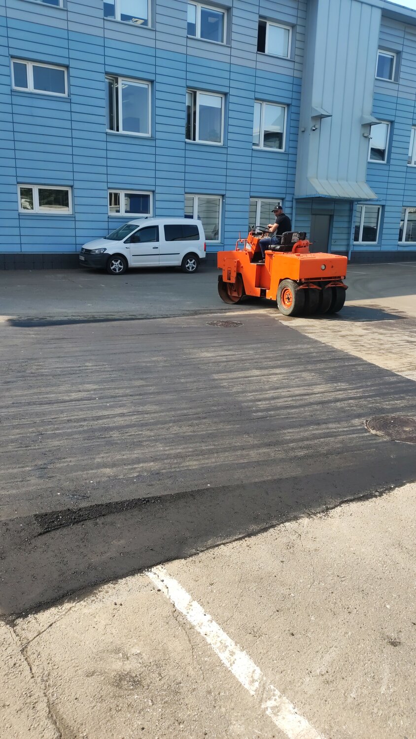 асфальтирование, укладка асфальта, укладка асфальтовой крошки, асфальт стройка, укладка асфальтовой крошки (асфальтирование)