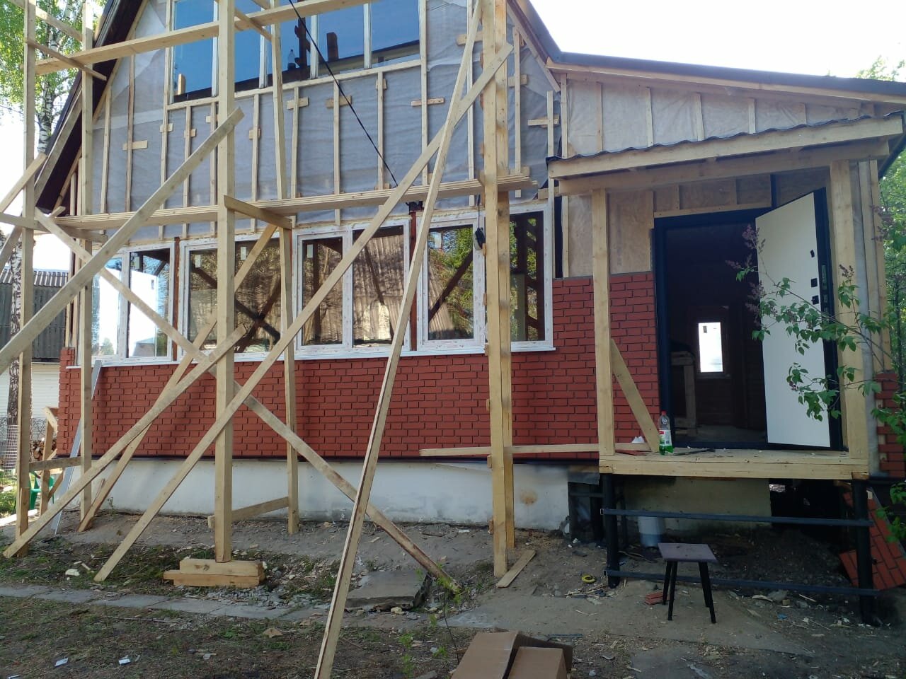 Установка фасадных панелей.