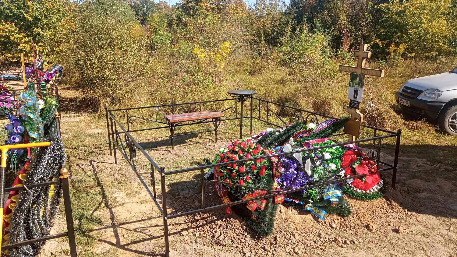 кладбище, свежая могила, осташинское кладбище ярославль, могила на кладбище, могила
