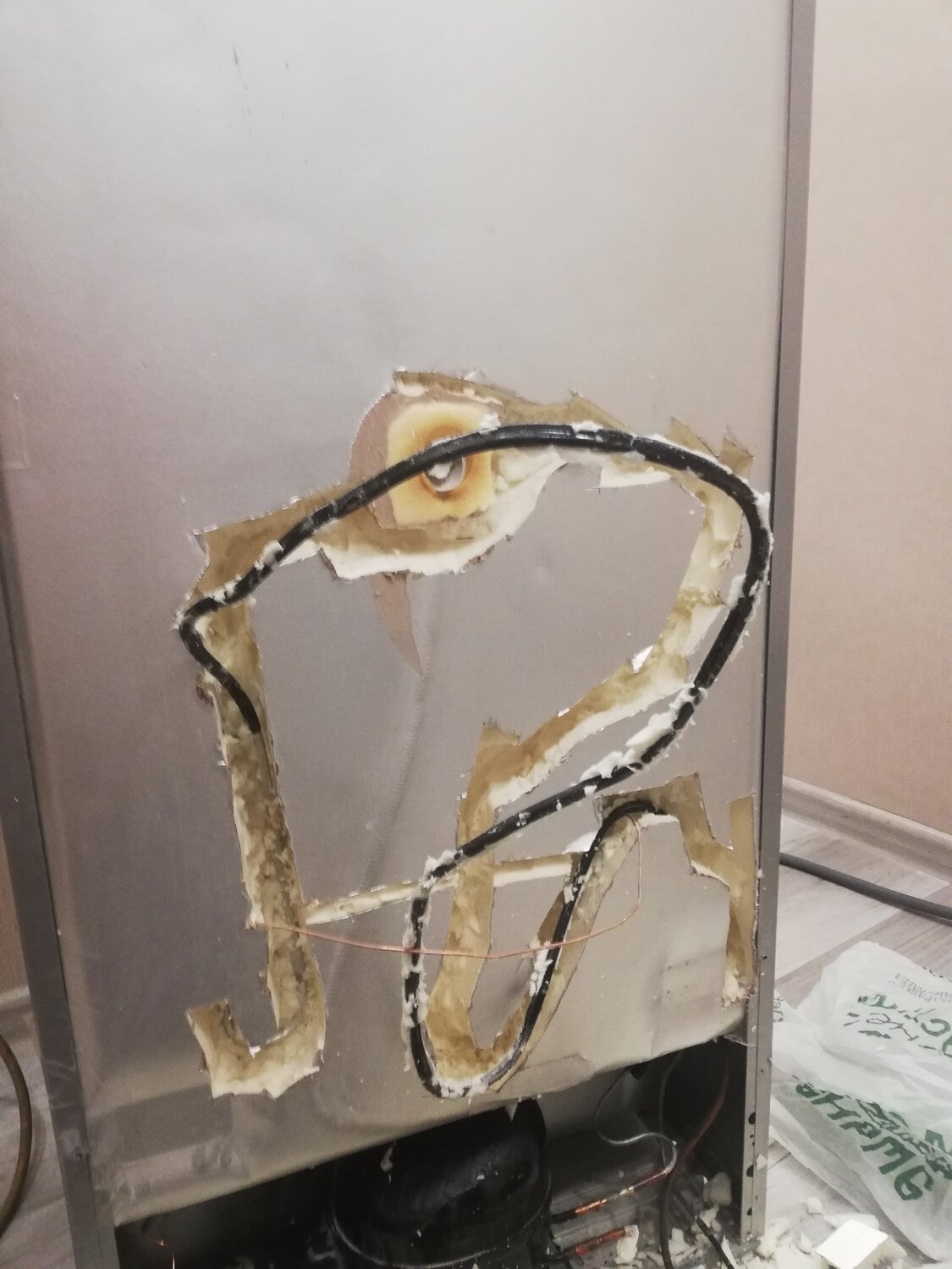 холодильник ремонт, влажный препарат уж, бытовая техника, утечка холодильник, формикарий в аквариуме