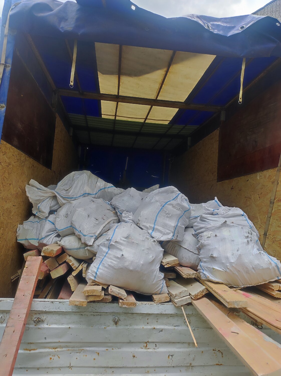 вывоз мусора, вывоз строительного мусора, вывоз мусора газель, строительный мусор, газель с мусором
