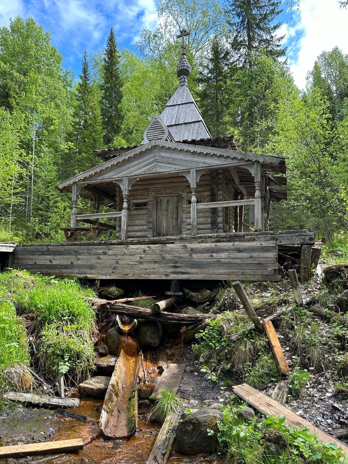алексеевская церковь куртяево, родник куртяево архангельская область, куртяево, надкладезная часовня куртяево, урочище куртяево