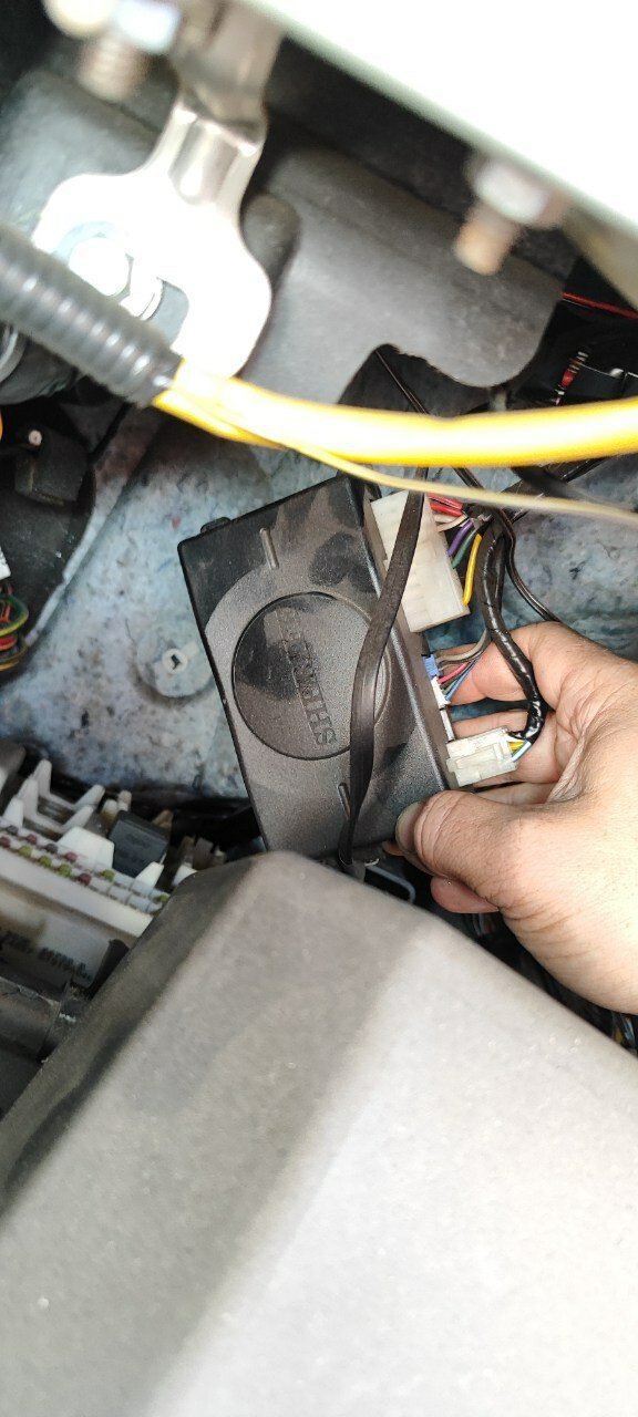 установка сигнализации, блок сигнализации, кнопка валет на сигнализации старлайн, датчик удара сигнализации, иммобилайзер на лада гранта