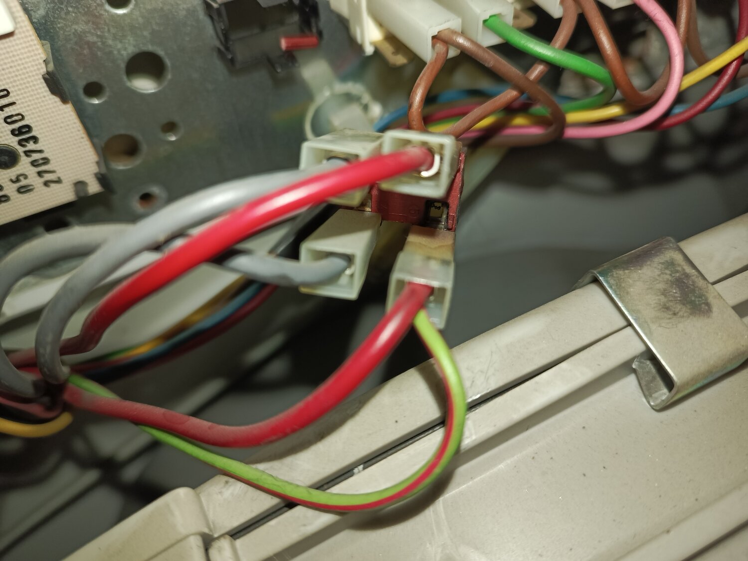 проводка стиральной машины, стиральная машина indesit, стиральная машина индезит, датчик уровня воды в стиральной машине индезит, стиральная машина zanussi