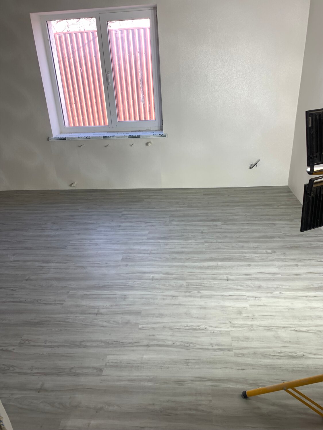 ламинат, ламинат в студии, напольное покрытие, ламинат на пол, spc ламинат richfloor capital дуб сильверсайд