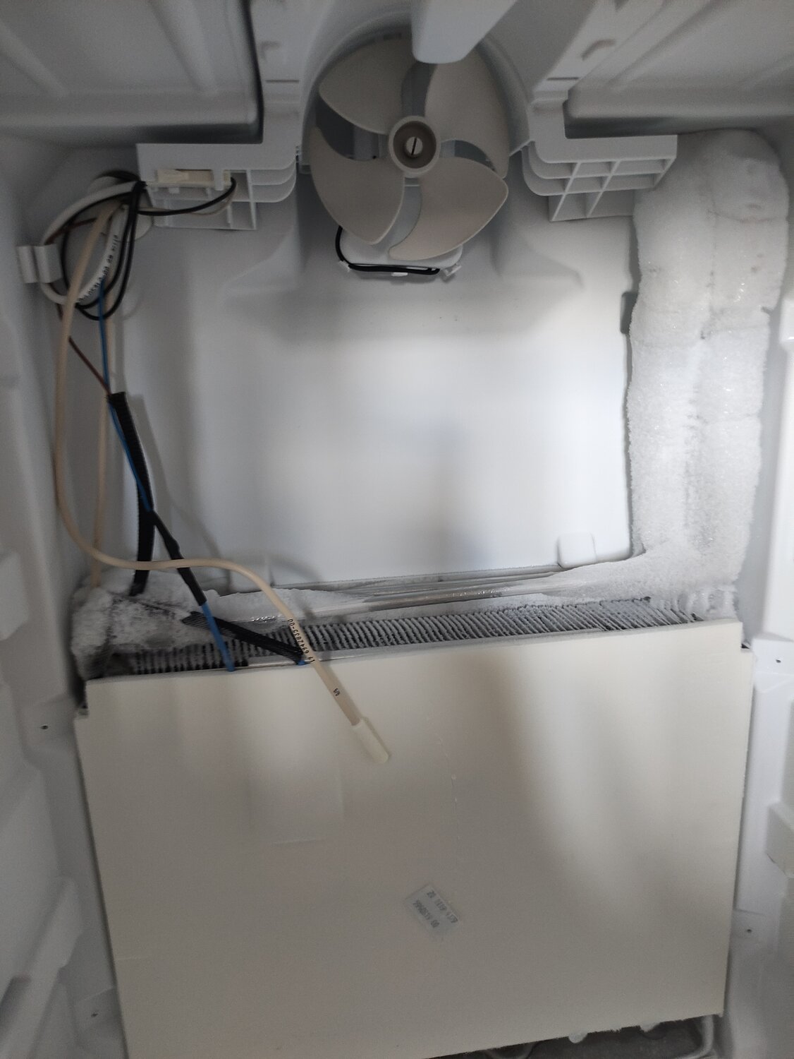 холодильник ноу фрост, холодильник индезит ноу фрост, ремонт холодильника, холодильник самсунг ноу фрост, задняя стенка холодильника