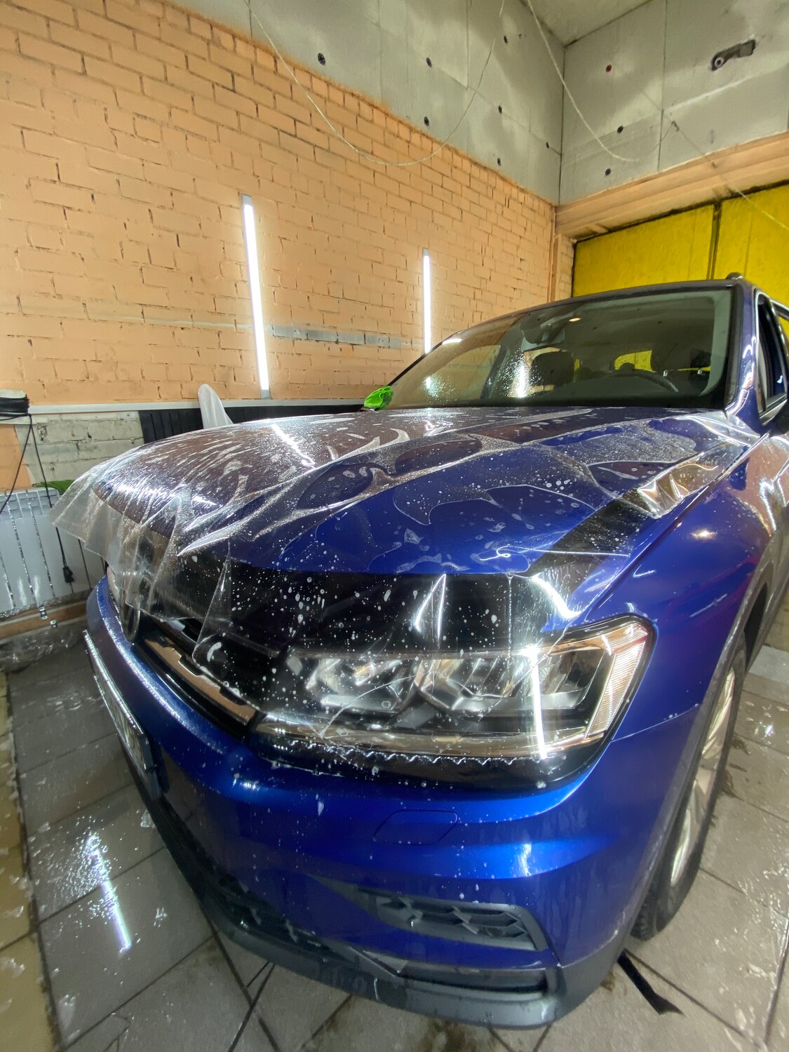 автомобиль, авто, полиуретановая плёнка hexis bodyfence, капот, тачки в защитной пленке