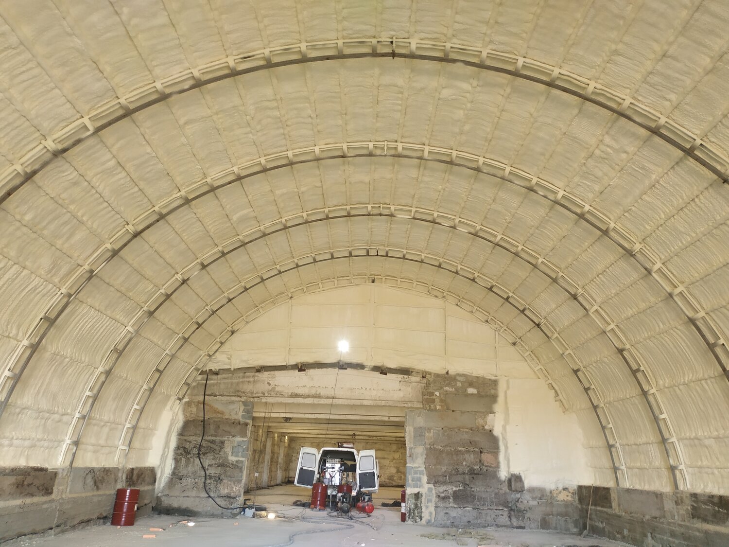 ангар, ангар арочный, ангар склад, большой ангар, утепление арочного ангара