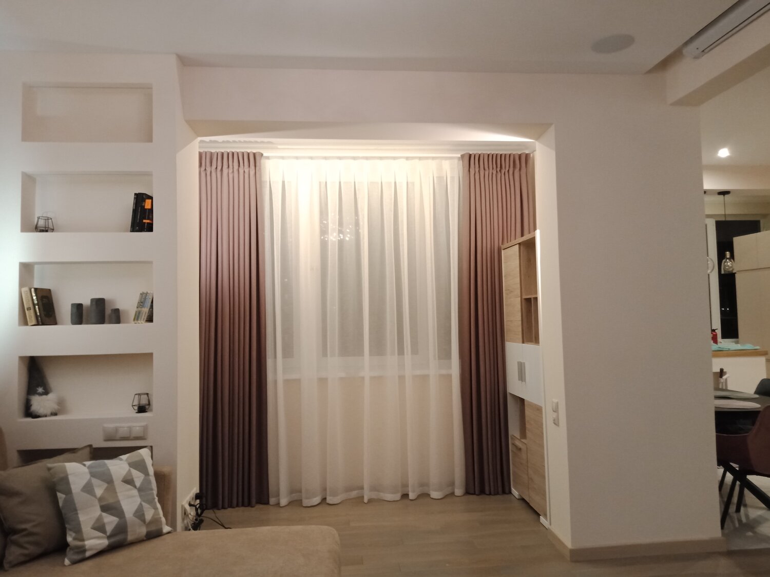 шторы в современном интерьере, шторы до пола, интерьер штор, современные шторы, шторы в гостиную в современном