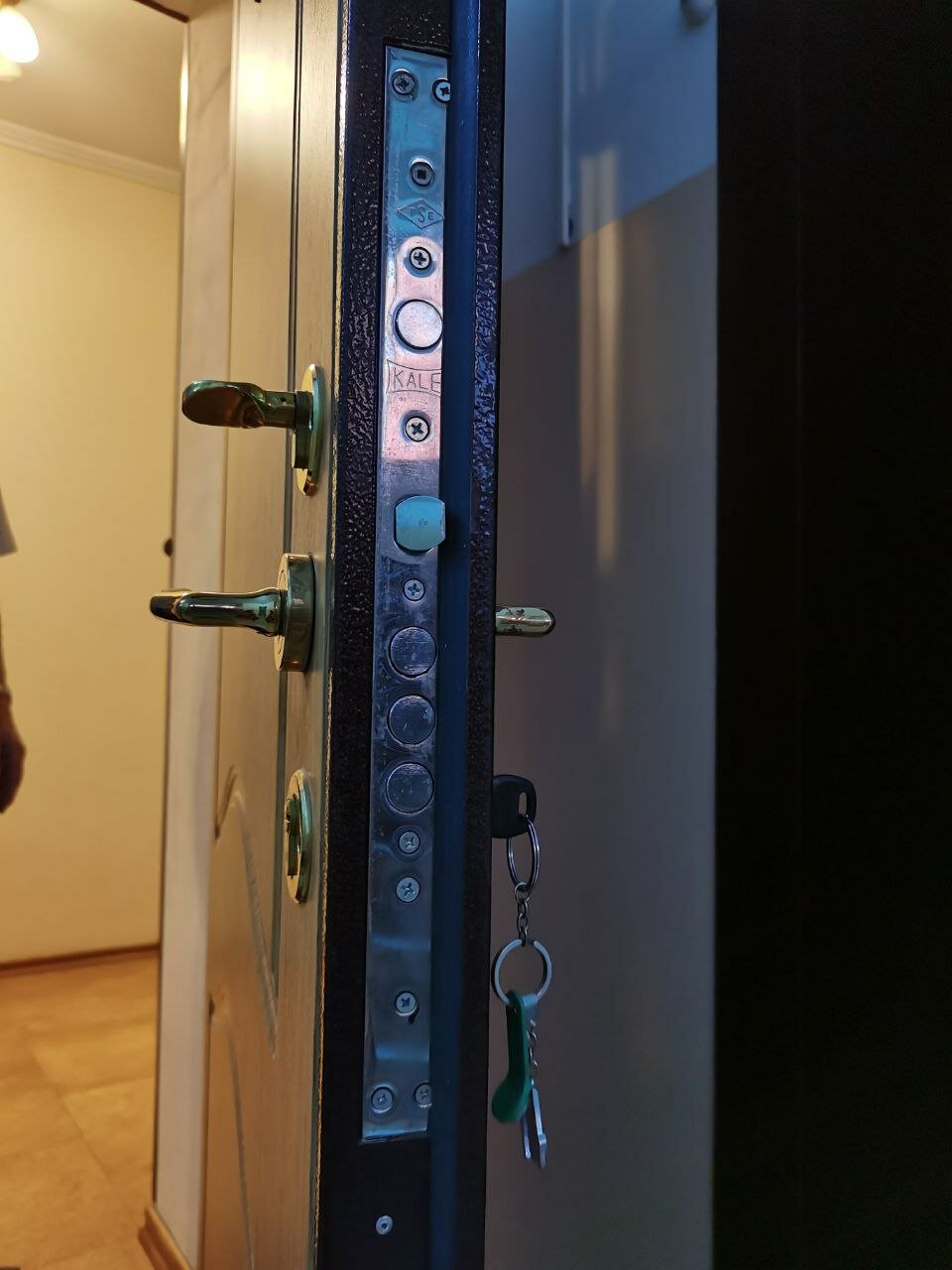 замки для входных металлических дверей superlock, врезка замка в металлическую дверь в москве, замок для двери, дверь, стальные двери