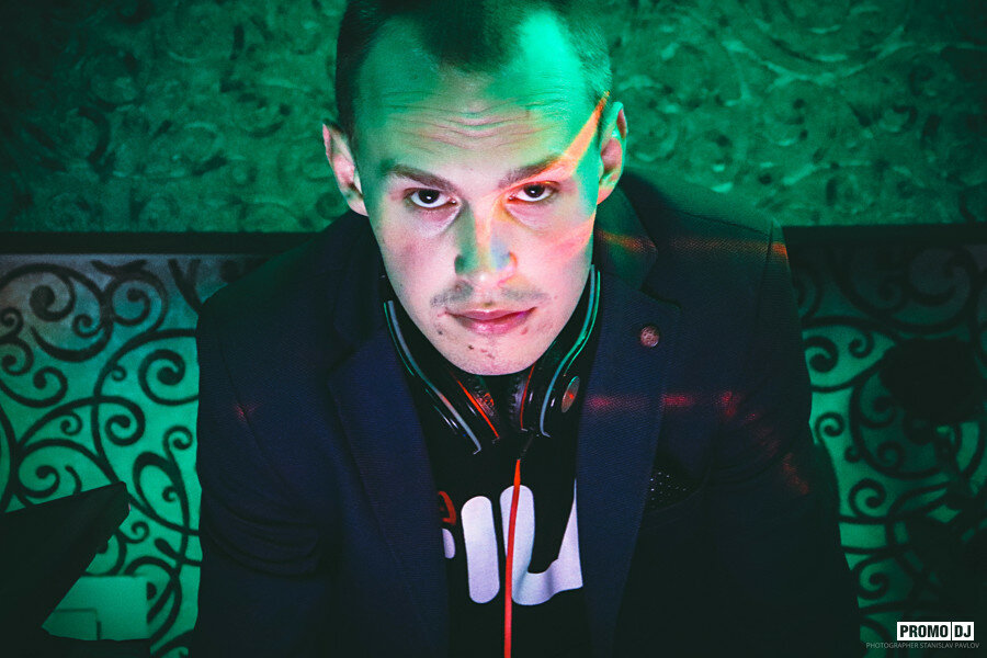 dj ilya melnikoff, диджей мельников, диджей, dj melnikoff вики, мужчина