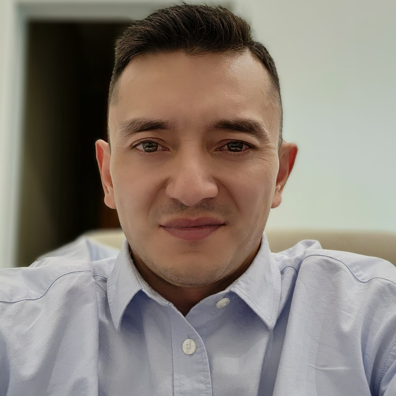 Mихаил Юрьевич Л.