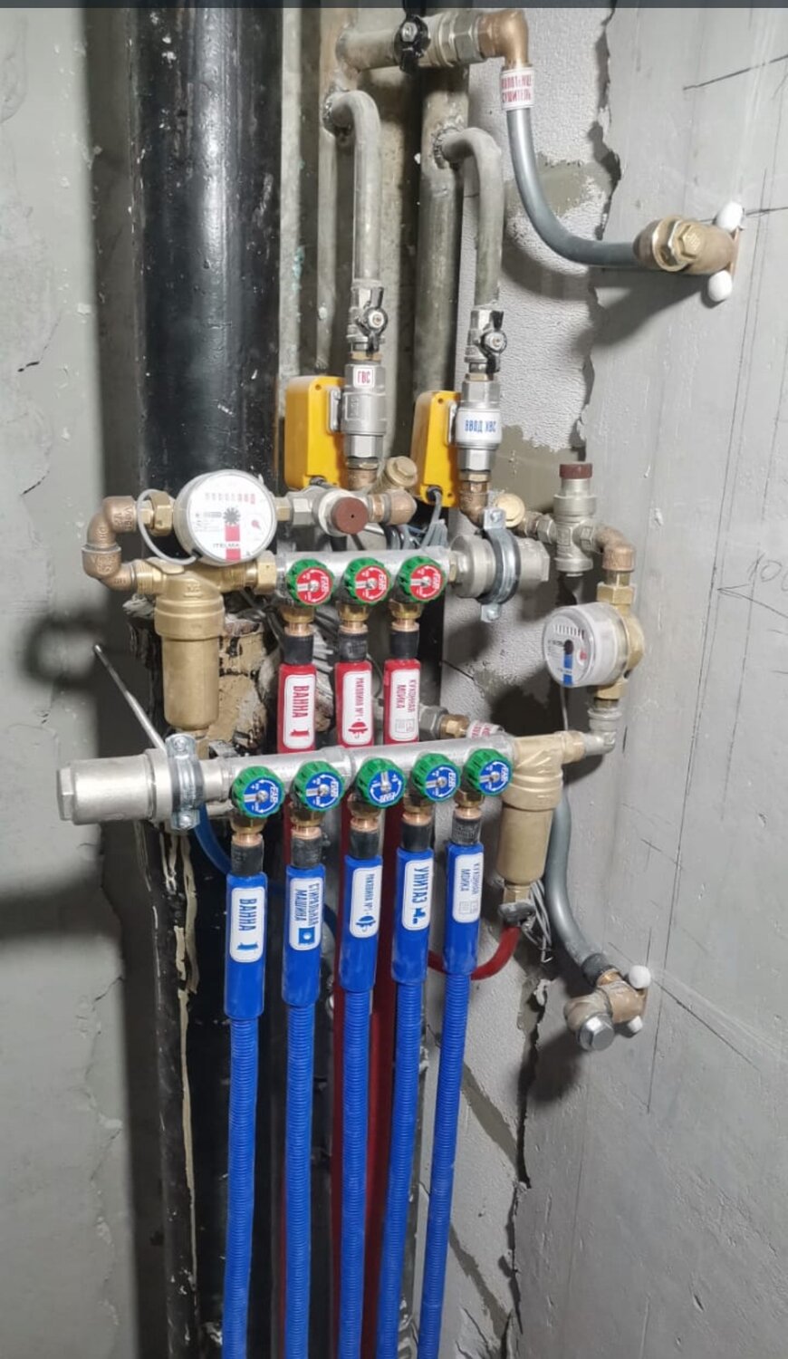 разводка труб, разводка водопровода, коллекторная разводка труб, разводка сантехники гребенка, разводка труб водоснабжения рехау