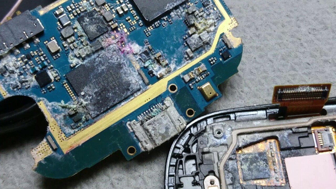 samsung galaxy s iii, samsung s3 charge, окисление платы телефона, телефон ремонт, samsung j 2