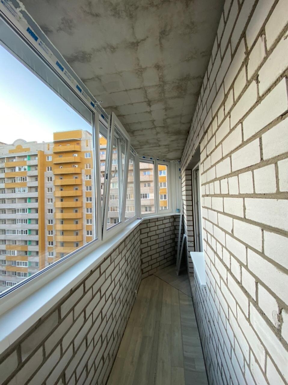 лоджия, большая лоджия, лоджия в новостройке, балкон лоджия, балкон