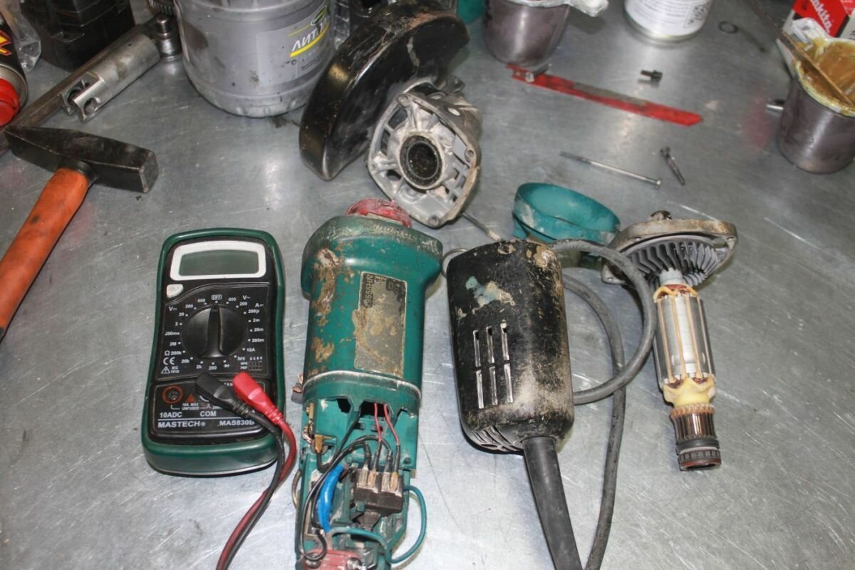 редуктор болгарки, макита 125 болгарка поломки, редуктор ушм макита 230, макита болгарка 5030 разобранная, болгарка makita 230 в разборе