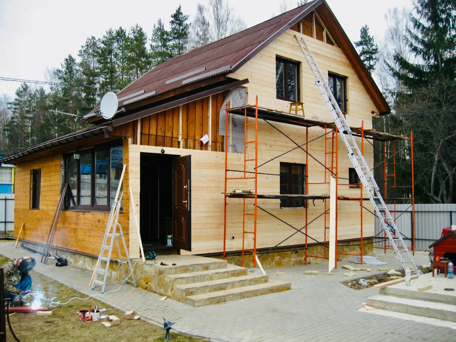 реконструкция дачного дома, облицовка дома, строительство частного дома, обшивка домов, фасад дома